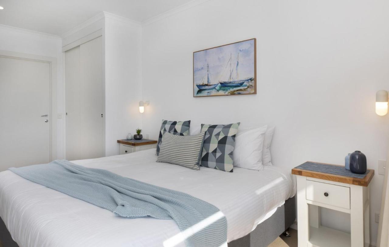Apartment Watercolours On Marina Glenelg
